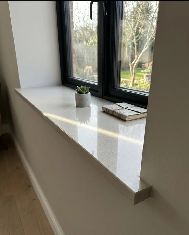 Parapet wewnętrzny konglomerat kwarcowy — Chmielno