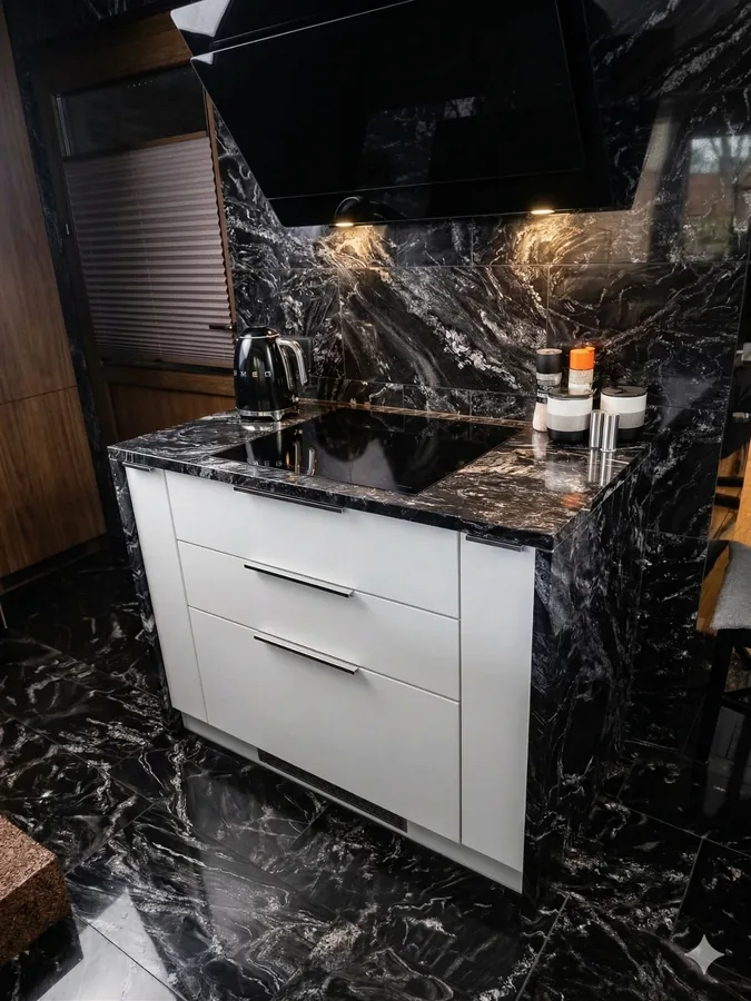 Blat kuchenny — Granit Black Forest